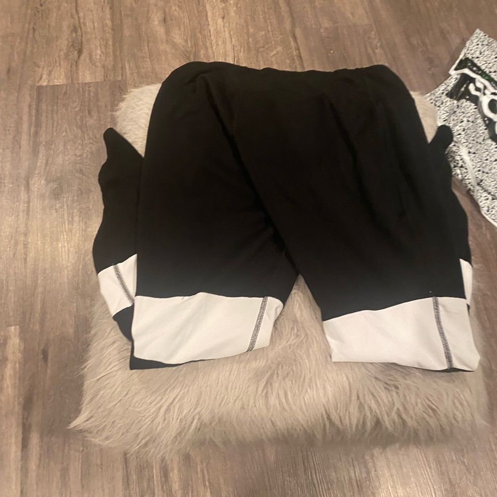 Leggings - Picture 2 of 3